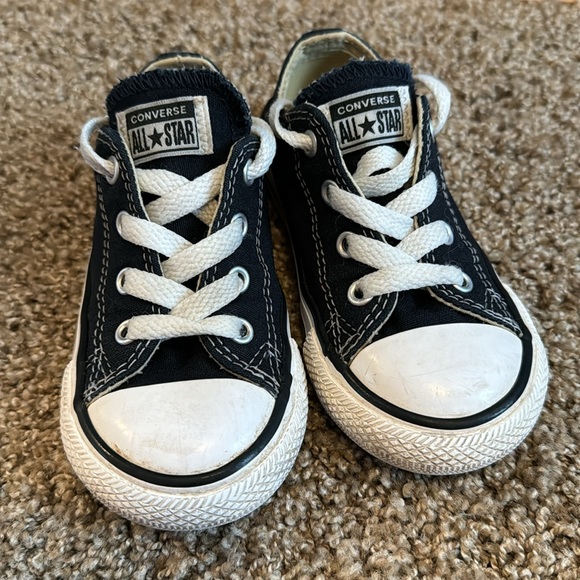 Toddler Size 7 Navy Converse - Picture 2 of 5
